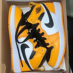 Jordan 1 mid